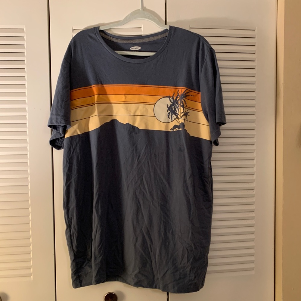 Old Navy men’s soft graphic tee